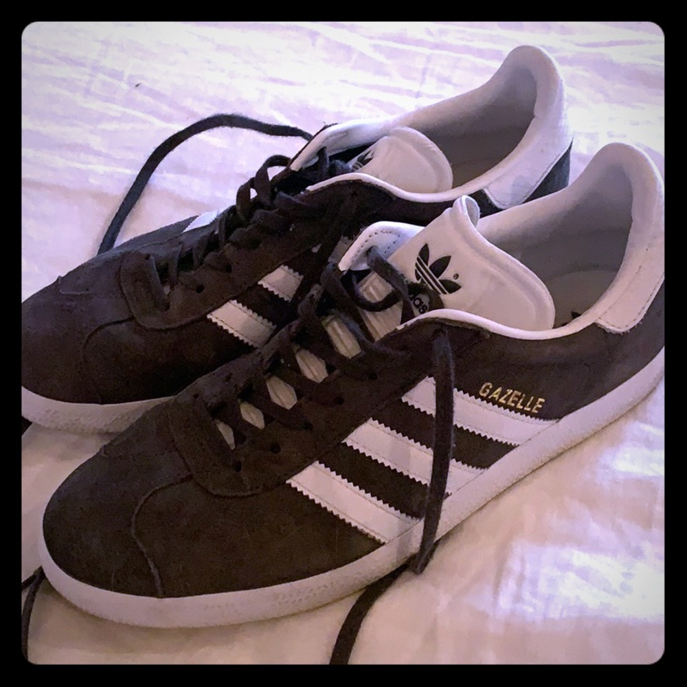 Adidas Gazelle tennis shoes